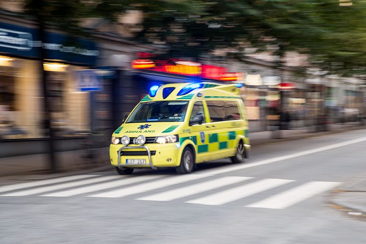 mp15268669-ambulans-under-utryckning (1).jpg