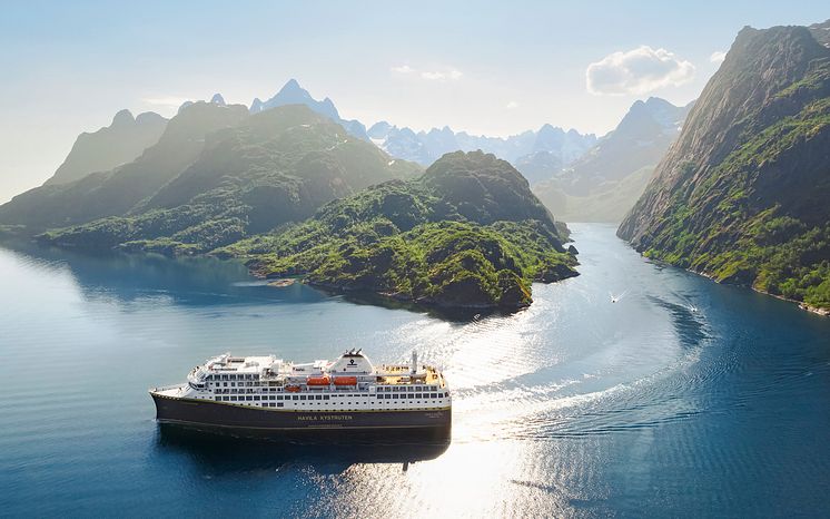 Havila Castor in Trollfjorden