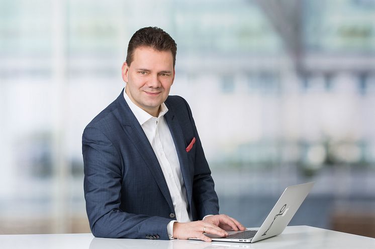 Bernd-Braun-Internationaler-Tag-der-Digitalen-Etiquette.jpg