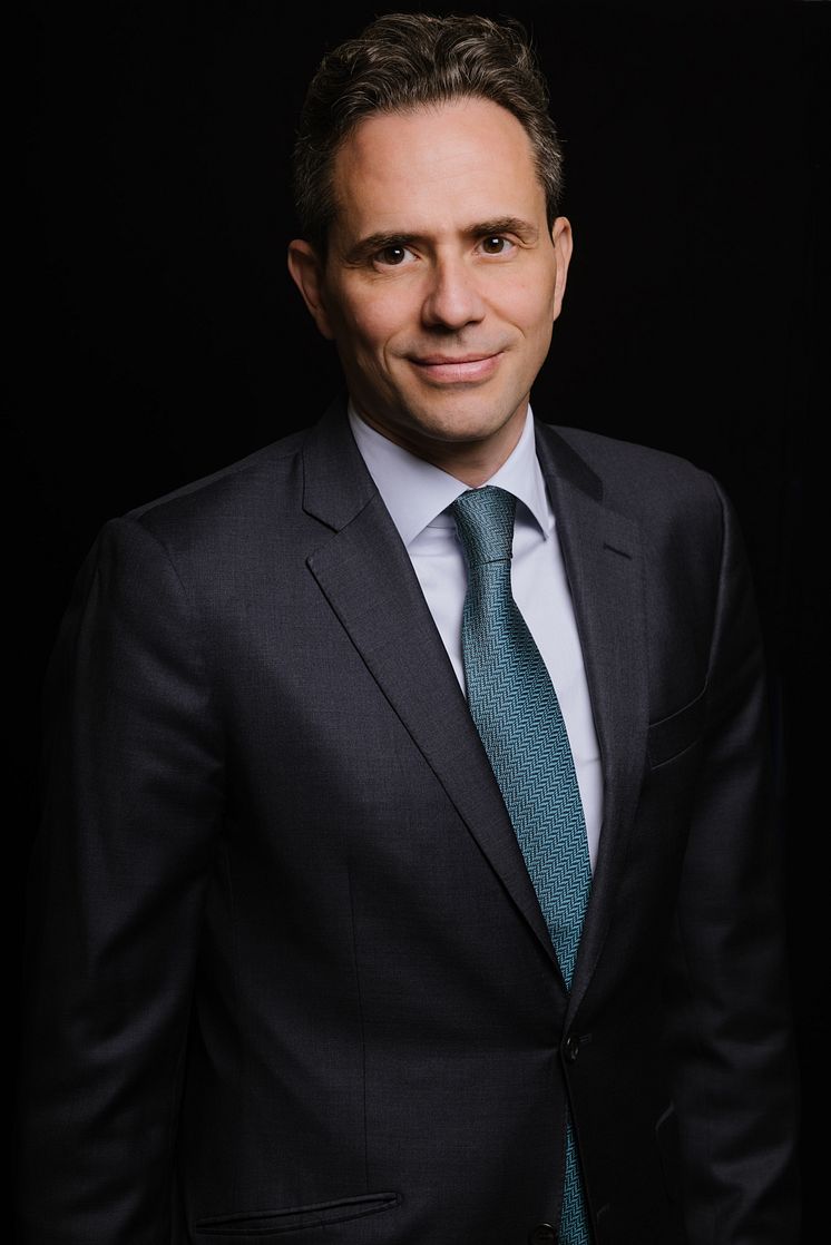 Politico shoot -Jamil Anderlini jpg.jpg