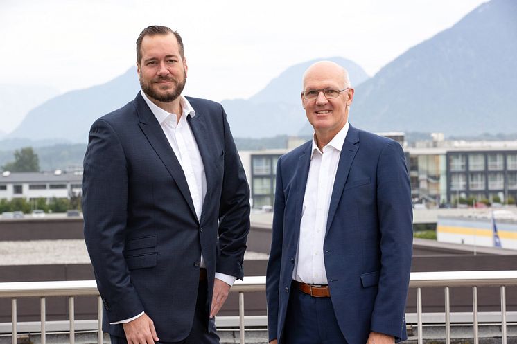 dm Vorsitz_ Martin Engelmann übergibt an Harald Bauer .jpg