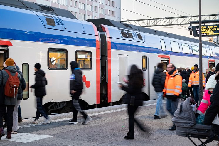 Mälartåg vid Eskilstuna Centralstation - Foto Niklas Björling Mälardalstrafik.jpg