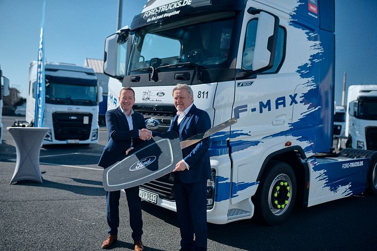 Markus Gotzen,Ford & Bernhard Kerscher,Ford Trucks Übergabe.jpg