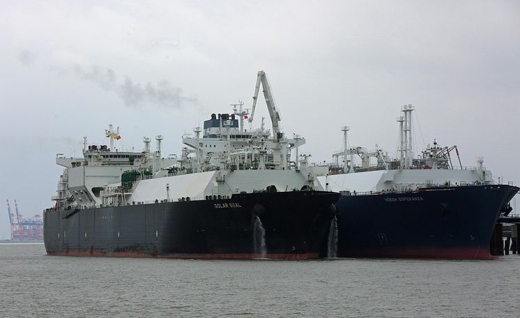 FSRU_Wilhelmhaven.jpg