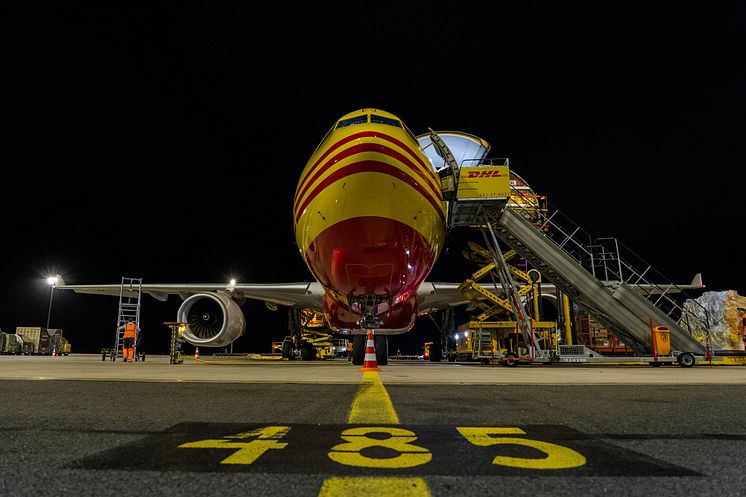airbus330-200f-night1.jpeg