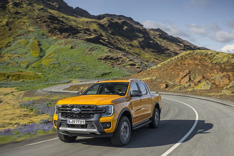 Wildtrak_PHEV_011.jpg
