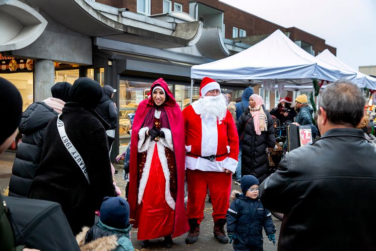 Tomte och tomtemor, julmarknad på Rosengård