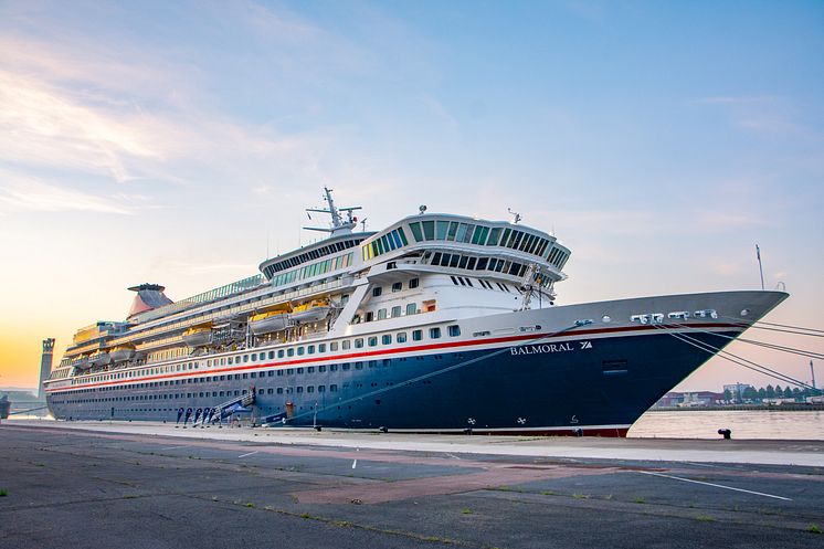 Balmoral Docked.jpg