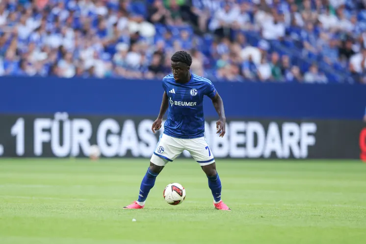 Christian Gomis überblickt die Spielsituation.