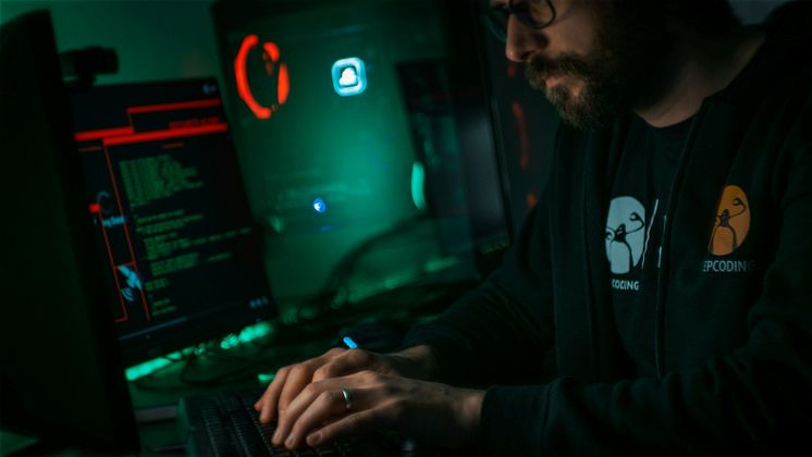 Komplexa cyberhot.jpg