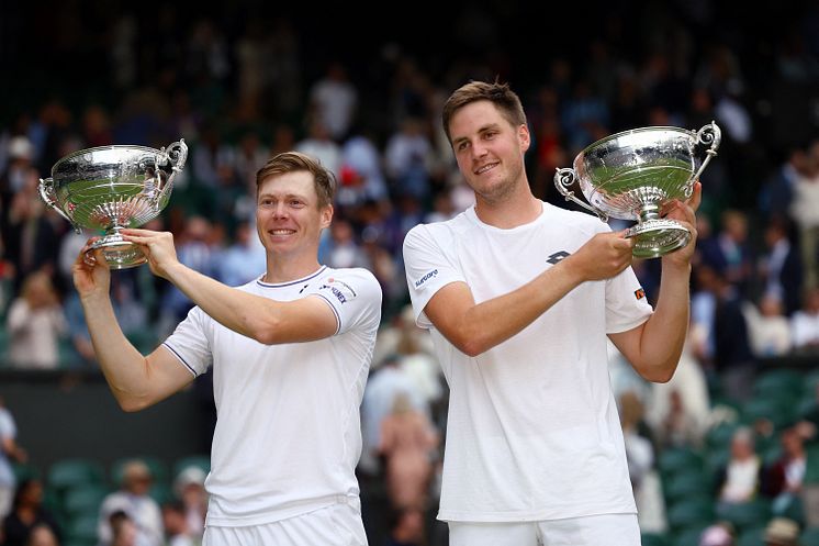 De regerande Wimbledonmästarna.jpg