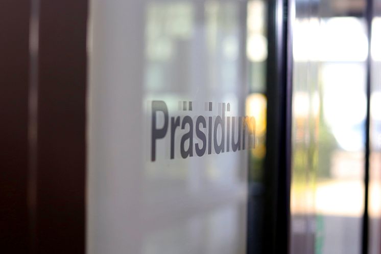 Eingang zum Präsidiumsflur der Universität Vechta