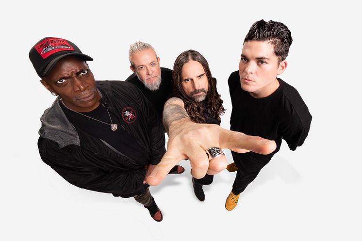 Sepultura by Stephanie Veronezzi1.jpg