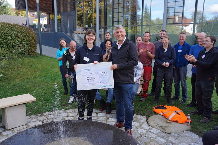 Trainees_Spende_Wolfsteiner Werkstätten.JPG
