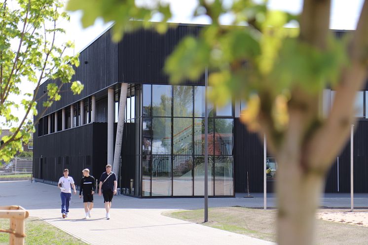 Sport- und Sommerfest mit Spendenlauf für "Sportler gegen Hunger" | Universität Vechta feiert neuen Sportcampus mit hochmoderner Sporthalle für Studium, Lehre und Forschung