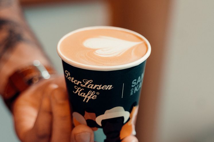 Peter Larsen Kaffe_Latte Art.jpg
