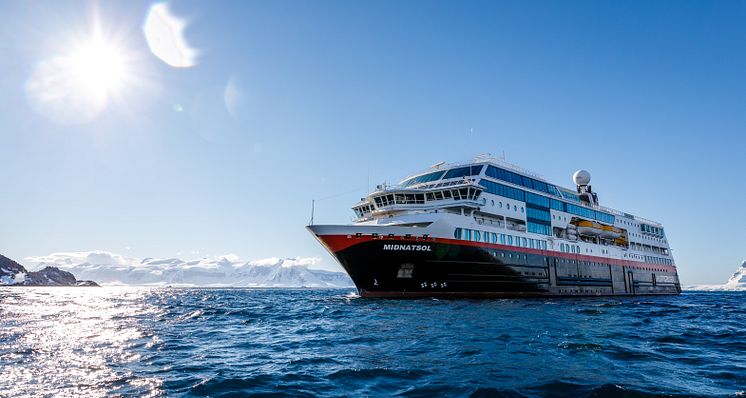 MS Midnatsol Foto Maximilian Schwarz Hurtigruten