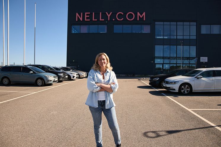 Erika Johansson NELLY.jpg