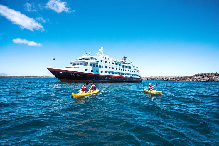 Santa Cruz II-Metropolitan Touring_  Hurtigruten Expeditions.jpg