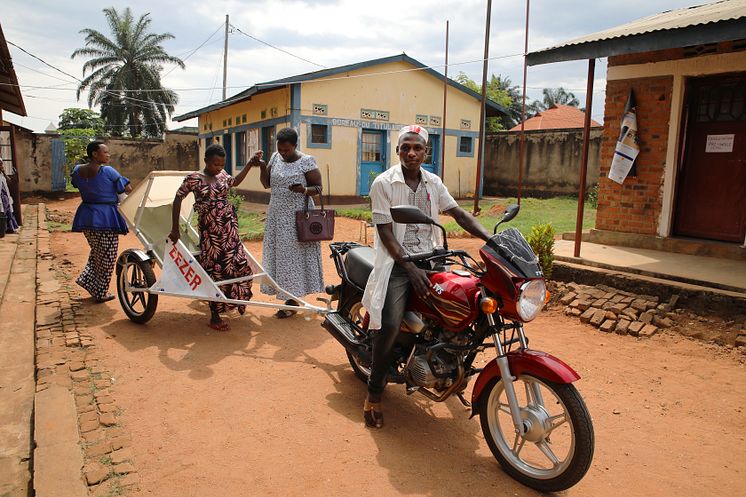 mc-ambulans_Burundi_PMU_LarsKlingsbo_1.jpg