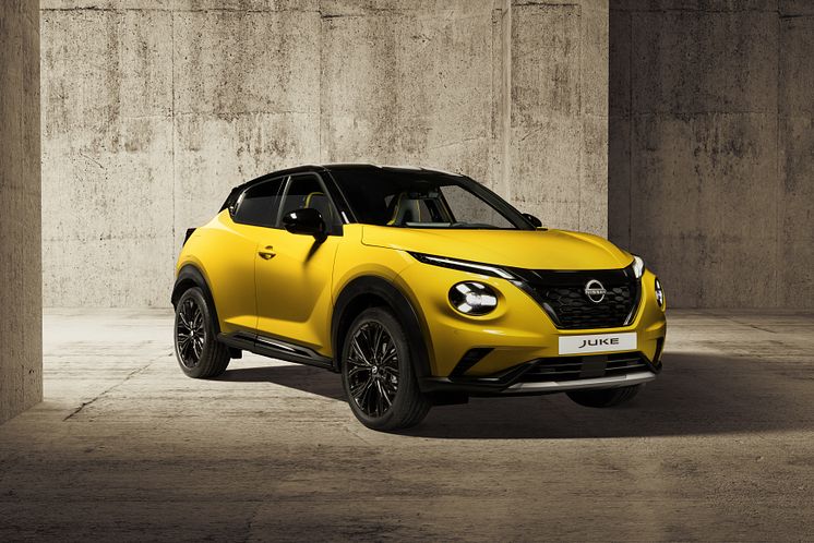JUKE MC 2024 - Exterior _ iconic yellow body color - N-Sport - angled view.jpg