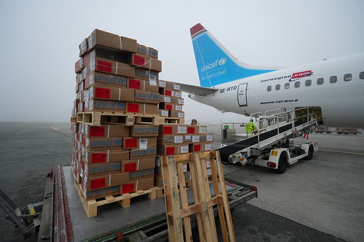 Emergency aid exterior aircraft_Edit.jpg