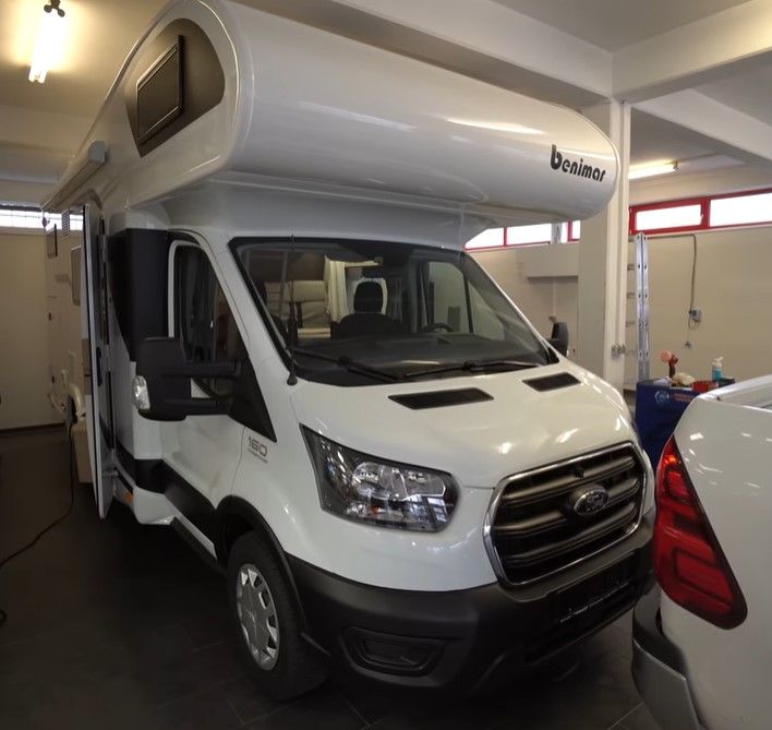 Benimar S340 UP (2023) – Wohnmobil mit fünf festen Schlafplätzen.jpg