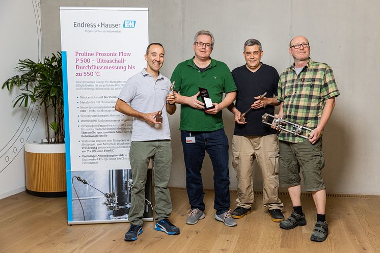 EH_AMA-Award_Prosonic_Flow_P500_team.jpg