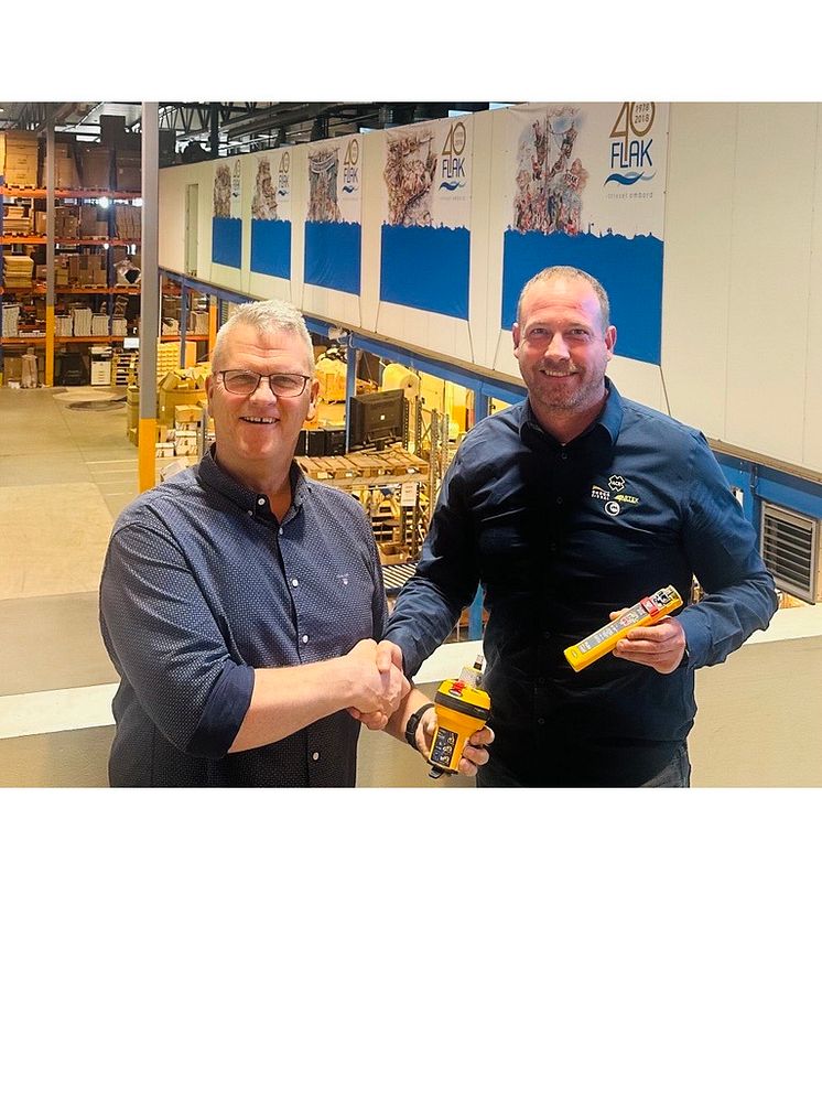 From left - Kjetil Flak, Owner of Flak AS, with Kris Nieuwenhuis, North European Markets Manager for Ocean Signal.crop.jpg