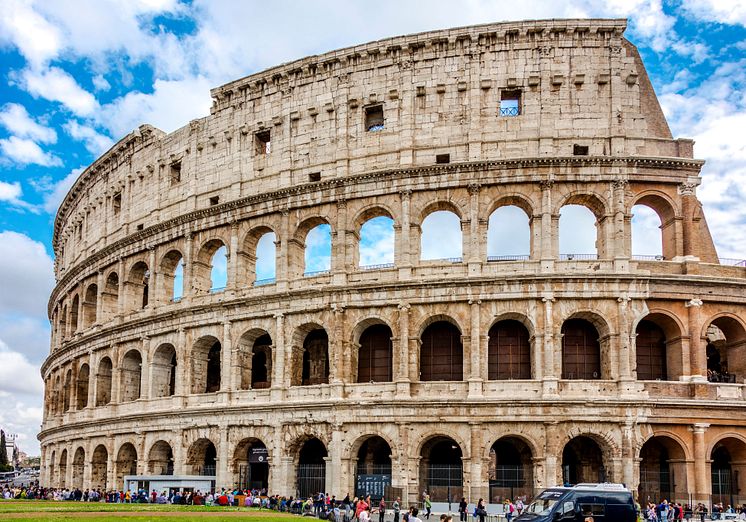 Colosseum - Italy.jpg