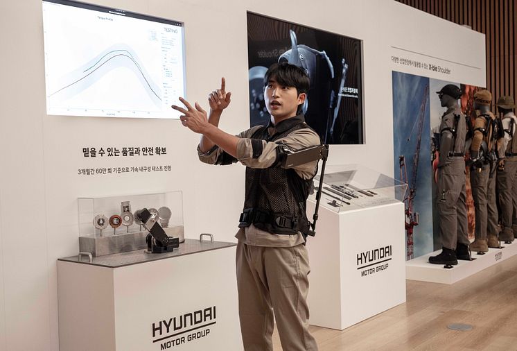 (Image 8) Hyundai and Kia Robotics Lab Announce Plans to Launch X-ble Shoulder at Wearable Robot Tech Day.jpg