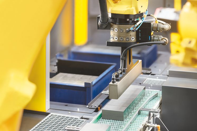 Den nya pneumatiska verktygsväxlare CPS möjliggör snabb och tillförlitlig byte av verktyg   på roboten. 