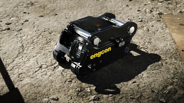 engcon_s70_scn_p04_.jpg