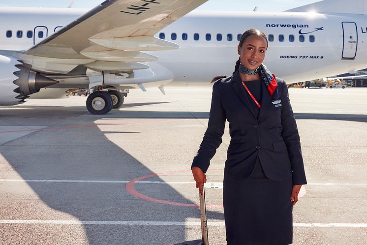 Cabin crew vid flygplan.jpg