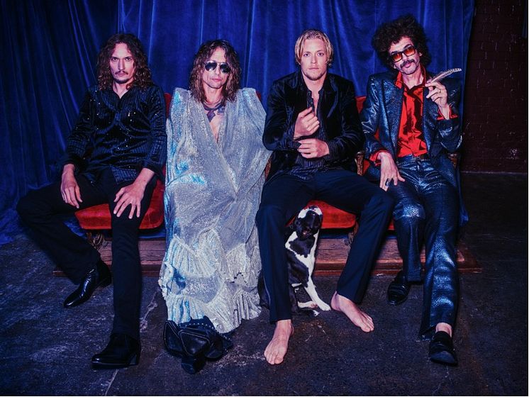 TheDarkness_bySimonEmmett.jpg