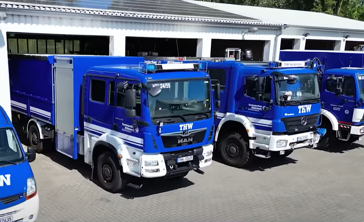 man lkw mit kran.png