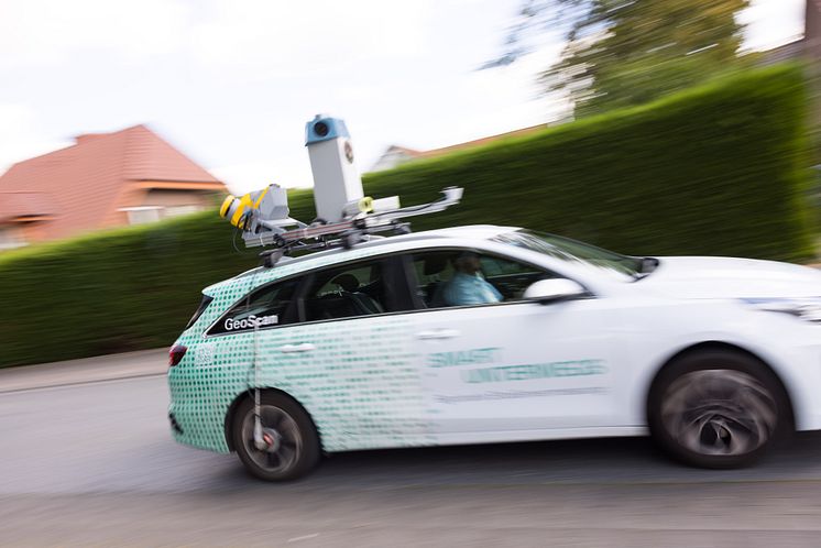 GeoScan_digitale_Straßenerfassung_Straße_Siedlung_Haus_Auto