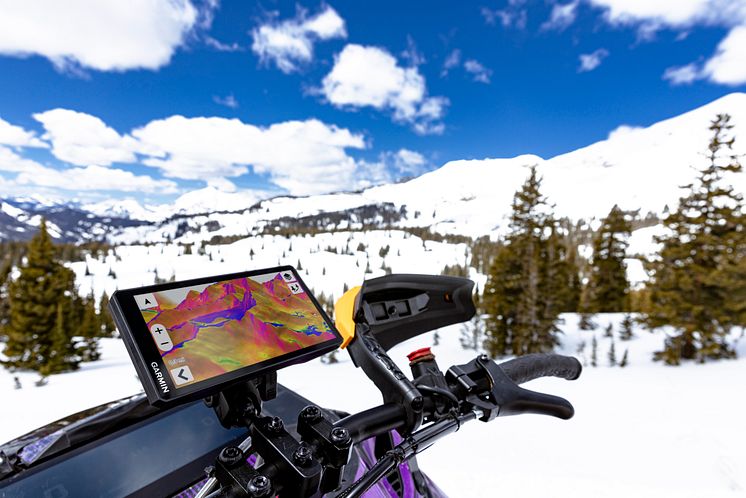 Garmin_Tread 2_Hero6.jpg