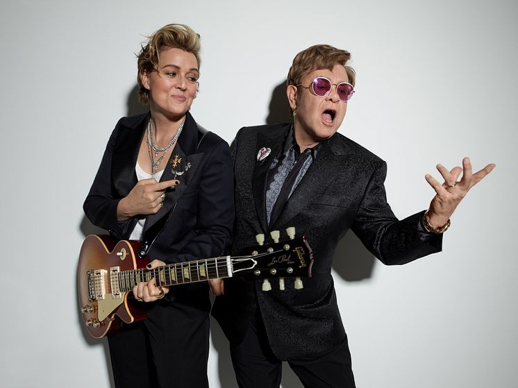 Elton_John_Brandi_Carlile.jpg