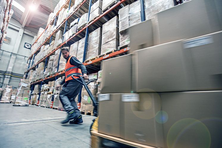 Logistics-iStock-513370394.jpg