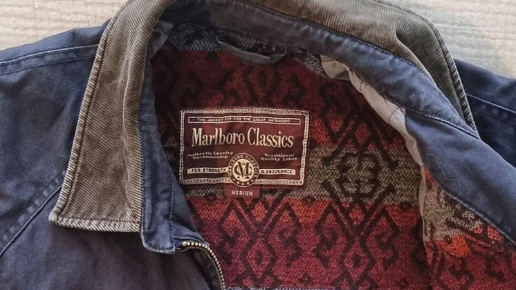 Workwear från 90-talet gör comeback – säljs för skyhöga priser på Tradera (1).png