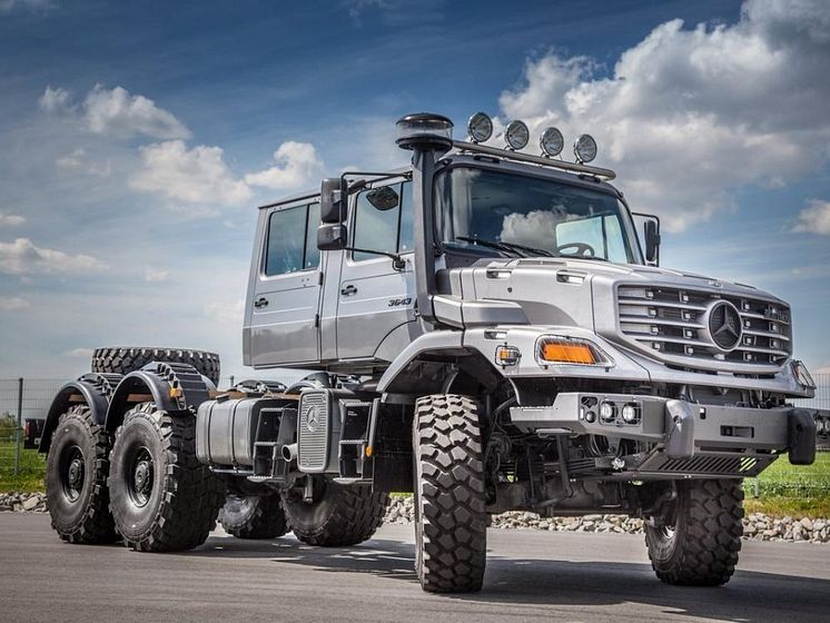 mercedes zetros.jpg
