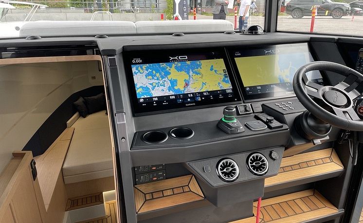 Garmin_XO-Boats_2.jpeg