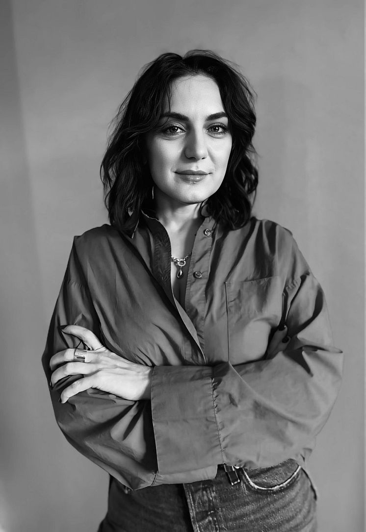 portrait-1056x1536.jpg
