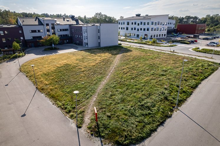 Tomten för Brf Promenaden i Enköping.jpg