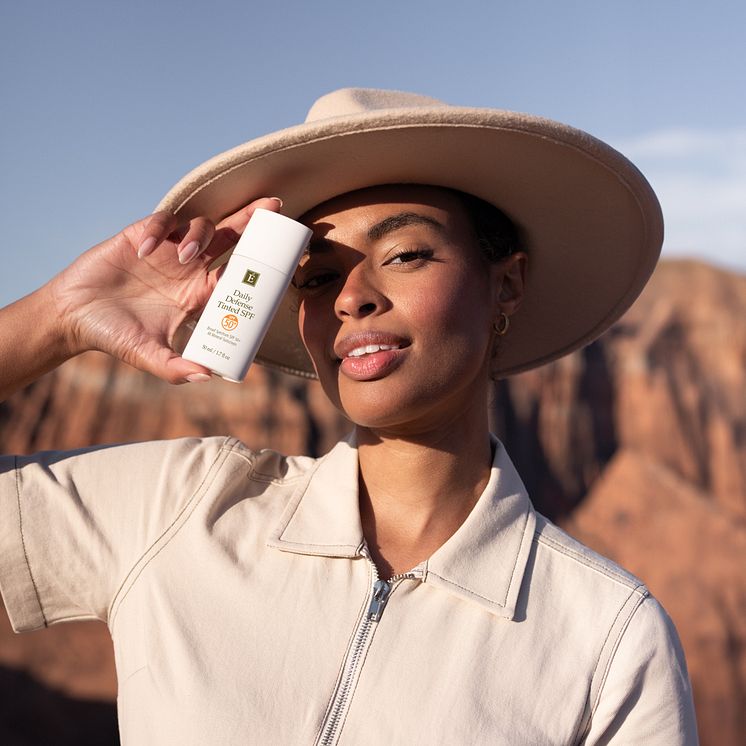 Daily Defense Tinted SPF50