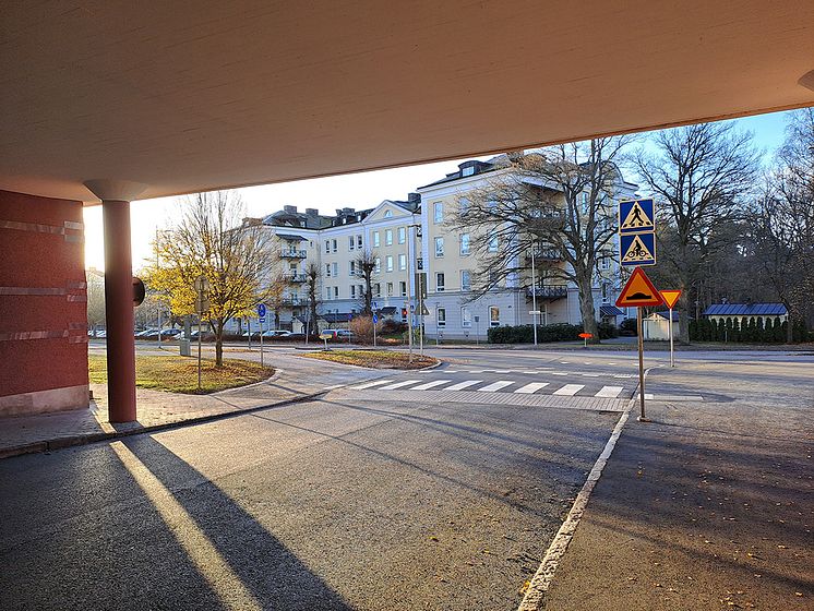Regementsgatans södra cykelöverfart 1100pxl.jpg