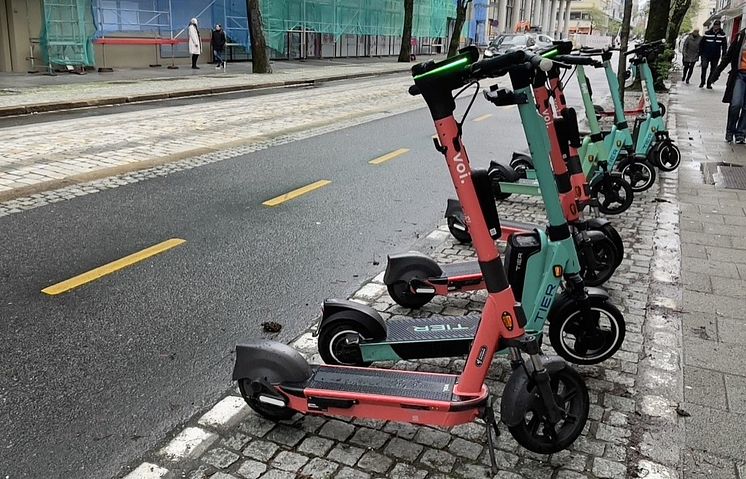 E-Scooter in regulierter Parkzone