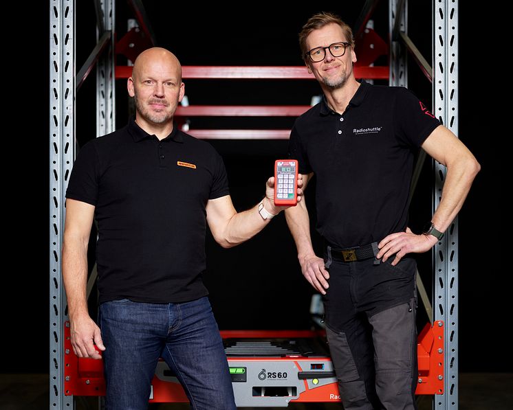 Andreas Hedstrom_Stefan Kjellstrom_in front of_radioshuttle.jpg