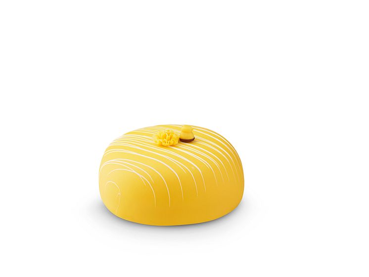 Påskig marsipantårta Bake My Day.jpg